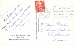 Jardin verde del <>Angouleme Le</> de CPA los cisnes rusticos del puente