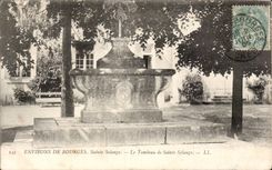 CPA Surroundings of Bourges Sainte Solange Le tomb