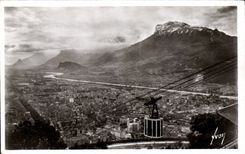 CPA Grenoble Le Teleferic of the Bastille and the valley of Drac