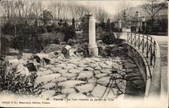 CPA Vienne La voie romaine au ajrdin de ville