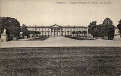 El principal de la fachada de CPA Compiegne del castillo dimensiona el parque
