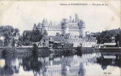 CPA Chateau de Pierrefonds Vue prise du lac