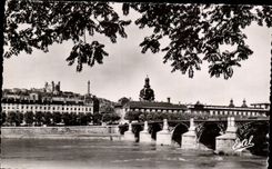 CPSM Lyon Bridge of Guillotiere and the large hotel God