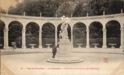 CPA Versailles PArc La colonnade Enlevement de Proserpine par Girardon 