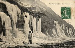 CPA En Normandie les falaises en hiver