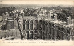 CPA St Germain en Laye Le chateau La cour Henri IV