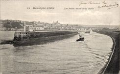 CPA Boulogne on Sea piers left the Trunk
