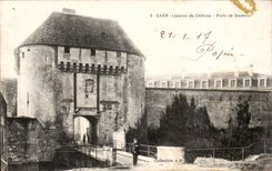 Cuarteles de CPA Caen de la puerta del castillo de la ayuda
