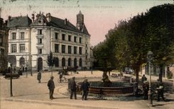 CPA Angouleme Place du musee et l hotel des Postes