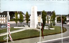 CPSM Avranches monumento Patton lanzamiento el 31 de julio en el 10 de agosto de 1944