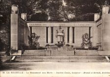 CPA La Rochelle el monumento de la guerra