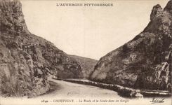 CPA Chouvigny the road and Sioule in the throats