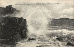 CPA Environs de Paimpol Ile de Brehat Vague se brisant sur les rochers