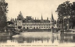 CPA Soissy sur Ecole Chateau des Reaux Facade sur la piece d eau 