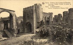 CPA Ghent Castle of the counts de Flandre Before Chatelet court and covered way