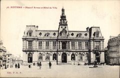Poitiers - Place Weapons and Town hall - CPA