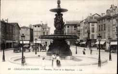 Trawl-nets on the Marne - Fountain - Place of the Republic - CPA