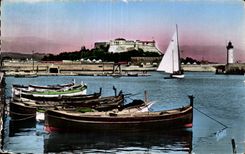 Antibes - entrada del puerto - CPA