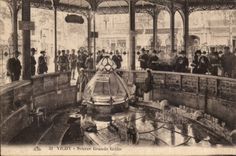 Vichy - Source Grande Grille - CPA