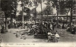Vichy - Vue prise dans le Parc - CPA