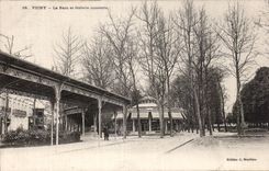 Vichy - Le Parc et Galerie Couvert - CPA