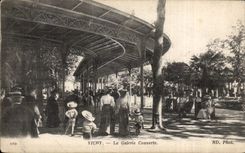 Vichy - La Galerie Couverte - CPA 