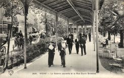 Vichy - La Galerie Couverte - CPA 