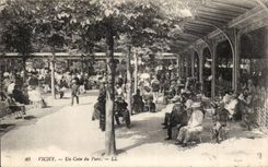 Vichy - Un Coin du Parc - CPA 