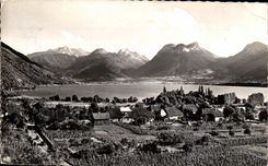 Annecy - Le Petit Lac et le Massif des Bauges - CPA 