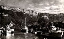 CPSM Annecy Le port et le Mont Veyrier