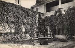 Lac d Annecy - Talloires - Hotel de l Abbaye Le cloitre et son puits - CPA 