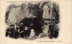 CPA Apparitions de la TS Vierge a Bernadette Lourdes