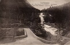 CPA Surroundings of Cauterets the cascade and the bridge Spain