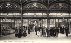 CPA Vichy Sources Lucas et Mesdames