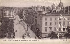 CPA Lyon Street of the Republic and Bellecour place