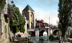 CPSM Moret on Loing the small quay on Loing old fortifications and the door of Burgundy