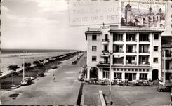 CPSM Valras plage Le bd du front de mer et la plage