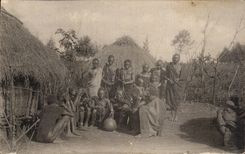 CPA Missions des PP du Saint Esprit Village africain 