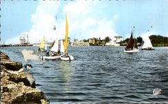 Ouistreham Riva Bleated - Sailing ships on the Canal - CPA
