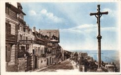 Trouville - the Queen of the Beaches - View taken Martyrdom - CPA