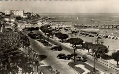 CPSM Arcachon Vue generale du boulevard promenade