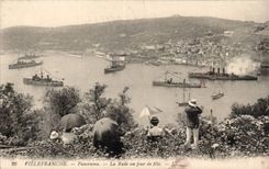 CPA Villefranche Panorama La rade un jour de fete