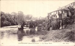CPA Sauveterre the old bridge