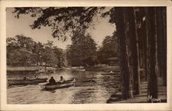 CPA Paris Bois de Boulogne a boating