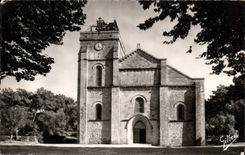CPSM Soulac on Sea Basilica of Notre Dame de Fin of the grounds