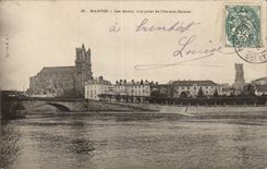 Mantes - Les Quais - vue prise de l Ile aux Dames - CPA 
