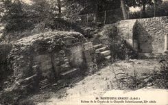 CPA Montfort l Amaury Ruines de la crypte de la chapelle Saint Laurent 