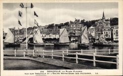 CPA Deauville la plage fleurie Vue sur Trouville et l eglise des victoires 