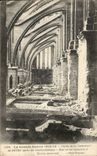 CPA Militaria Left the cathedral of Reims after the bombardments