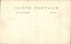 CPA Militaria Left the cathedral of Reims after the bombardments